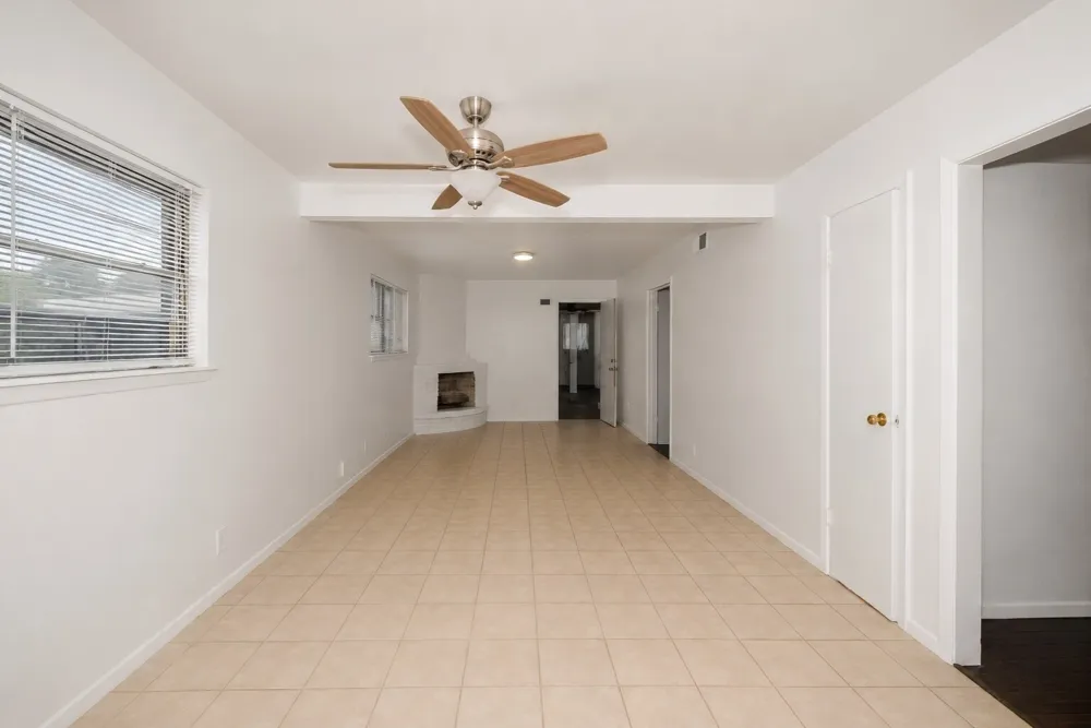 4028 Shawnee Trail Lake Worth, TX 76135
