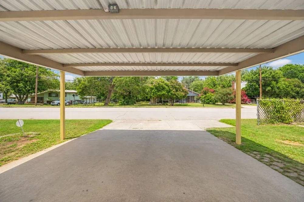 4028 Shawnee Trail Lake Worth, TX 76135