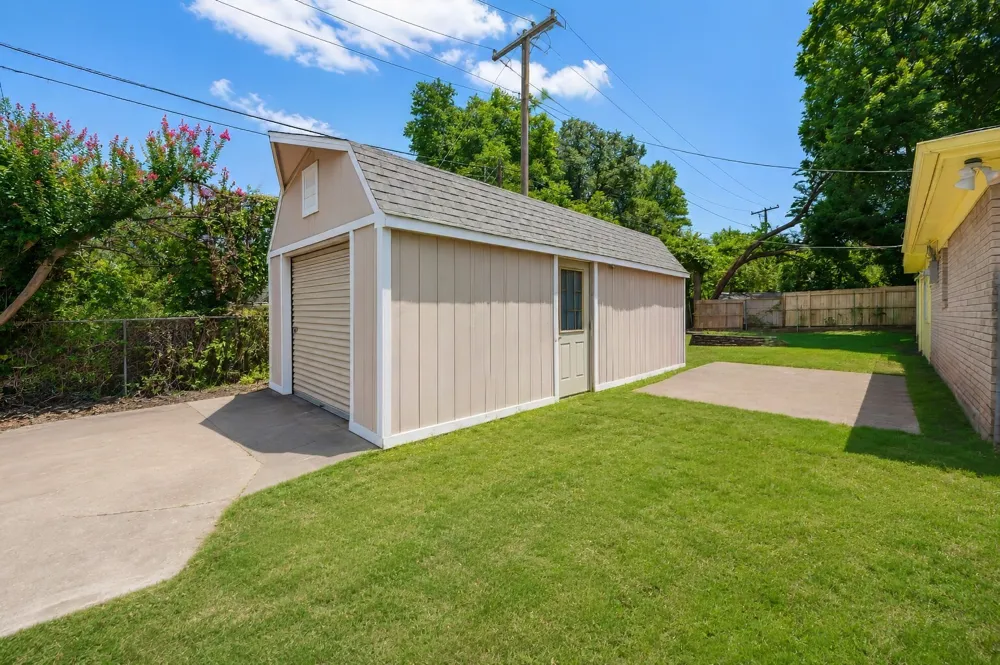 4028 Shawnee Trail Lake Worth, TX 76135