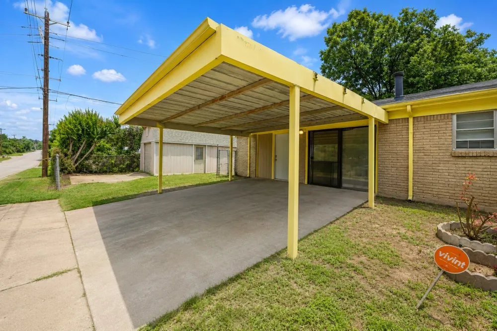 4028 Shawnee Trail Lake Worth, TX 76135
