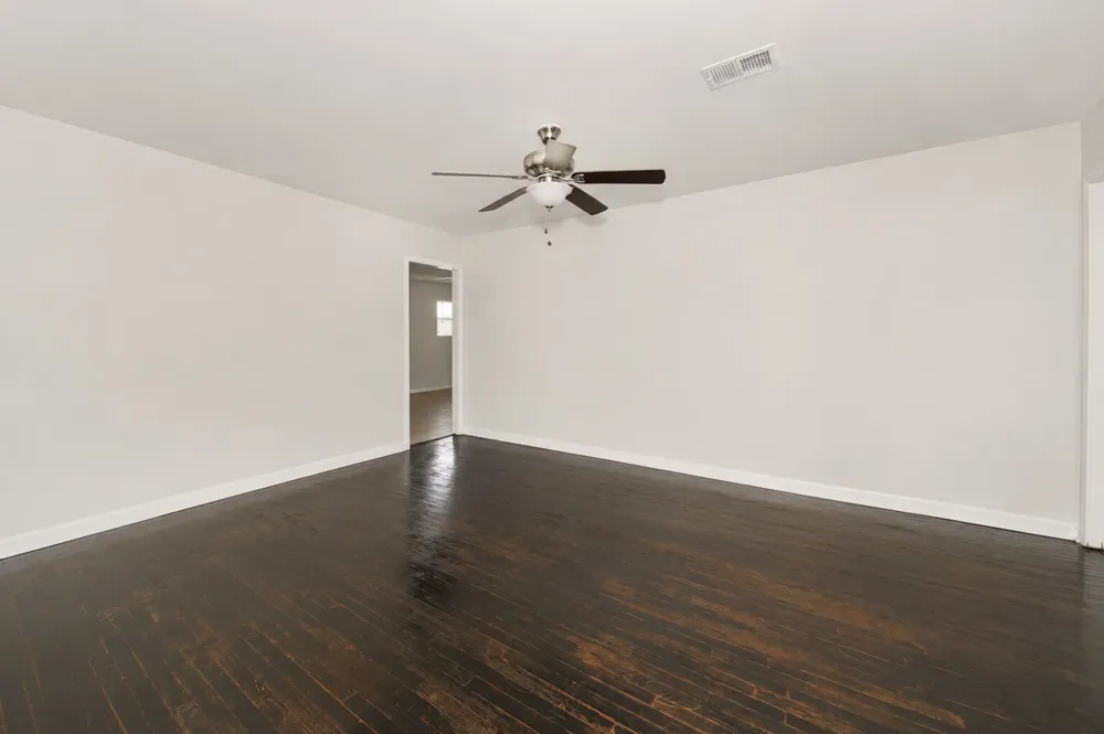 4028 Shawnee Trail Lake Worth, TX 76135