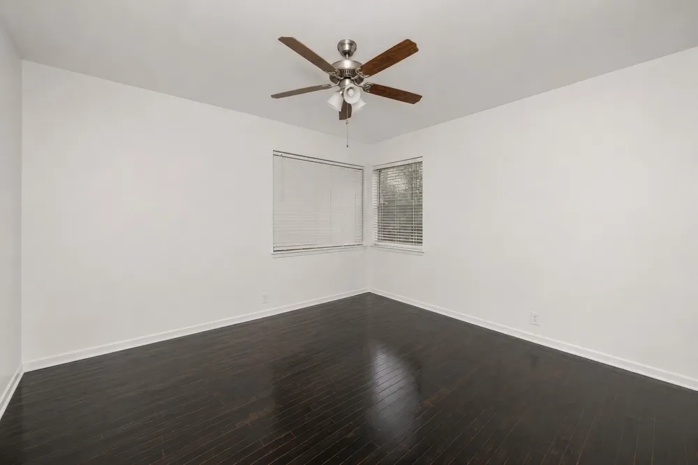 4028 Shawnee Trail Lake Worth, TX 76135