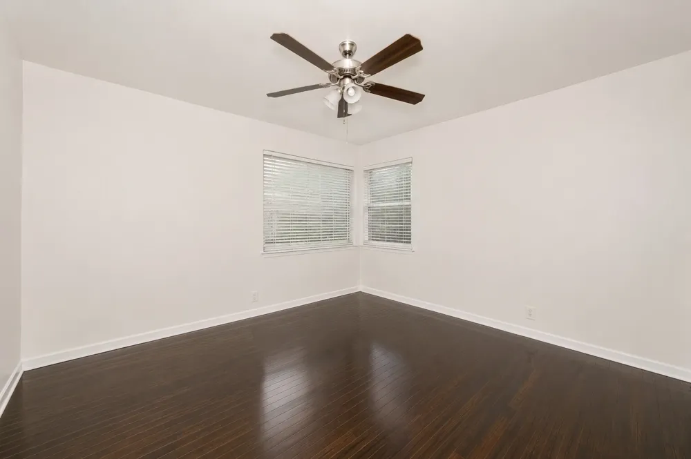 4028 Shawnee Trail Lake Worth, TX 76135