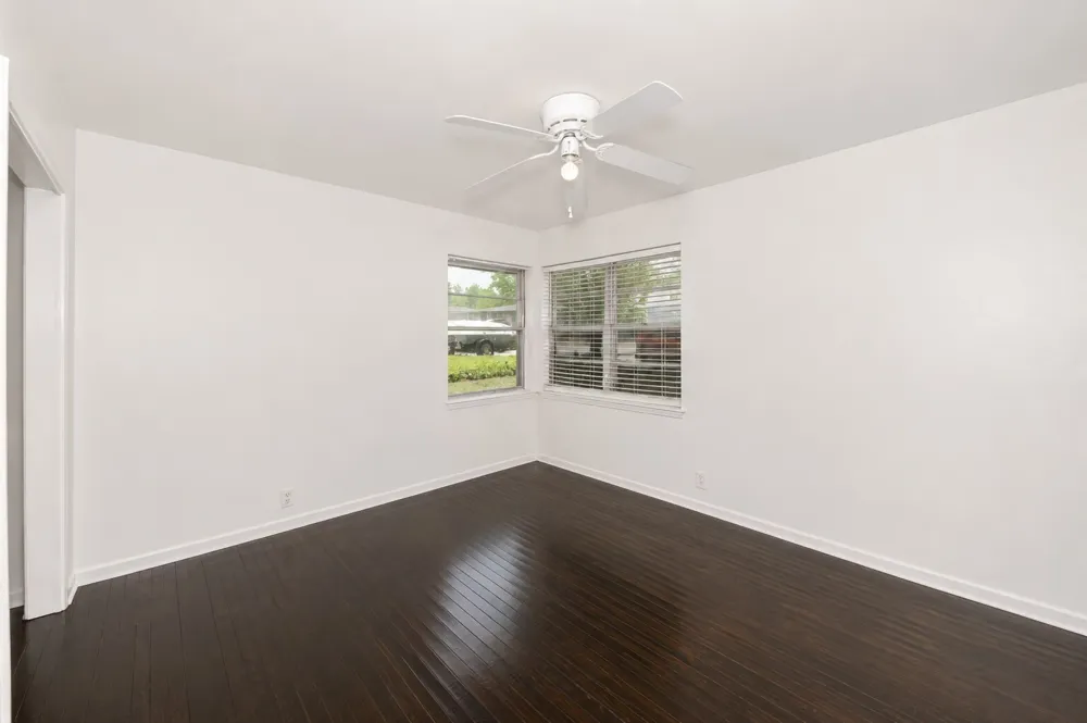 4028 Shawnee Trail Lake Worth, TX 76135
