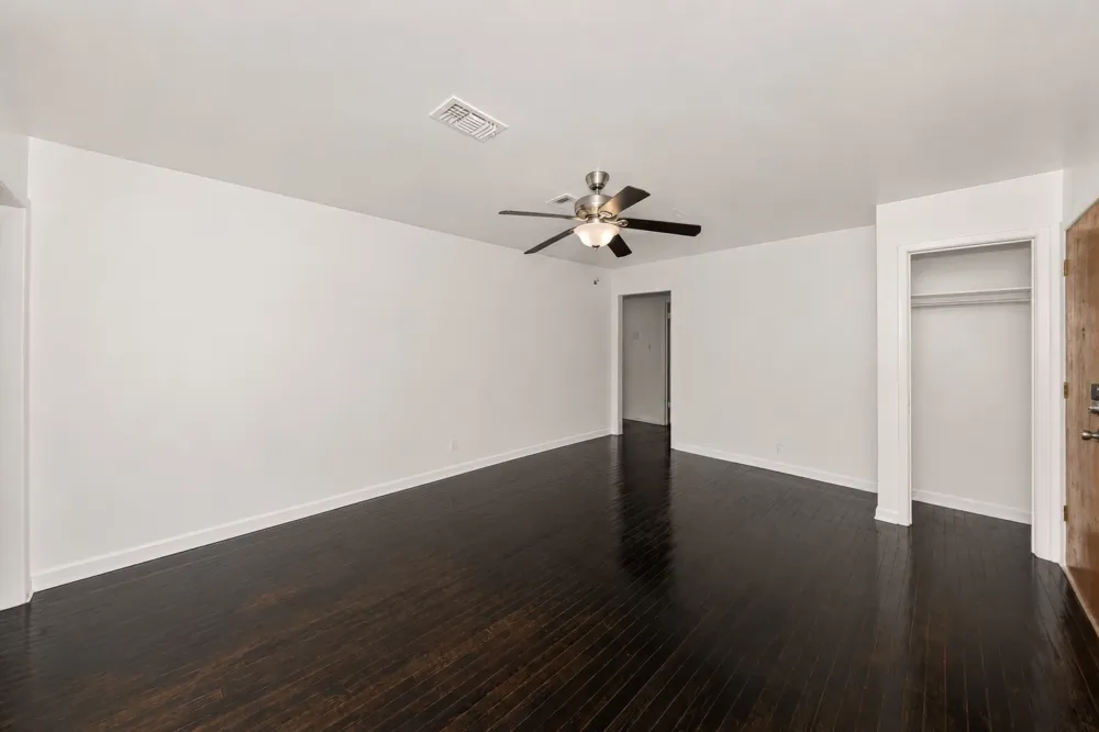 4028 Shawnee Trail Lake Worth, TX 76135
