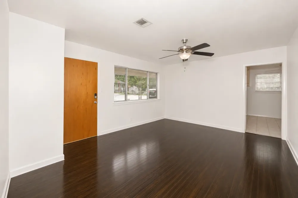 4028 Shawnee Trail Lake Worth, TX 76135