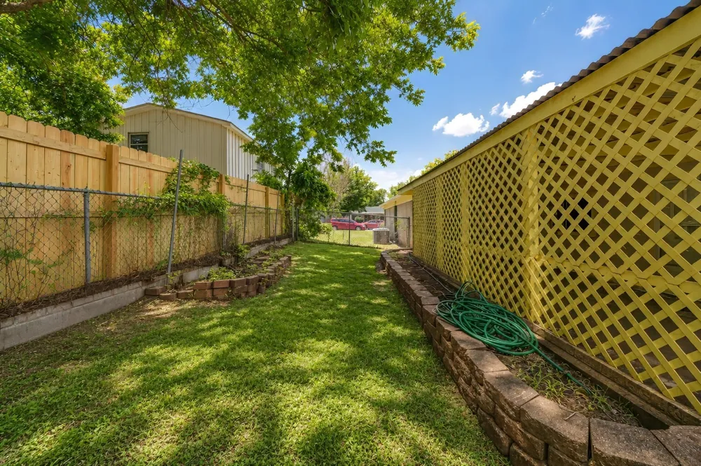 4028 Shawnee Trail Lake Worth, TX 76135
