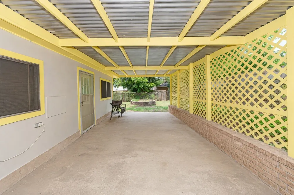 4028 Shawnee Trail Lake Worth, TX 76135