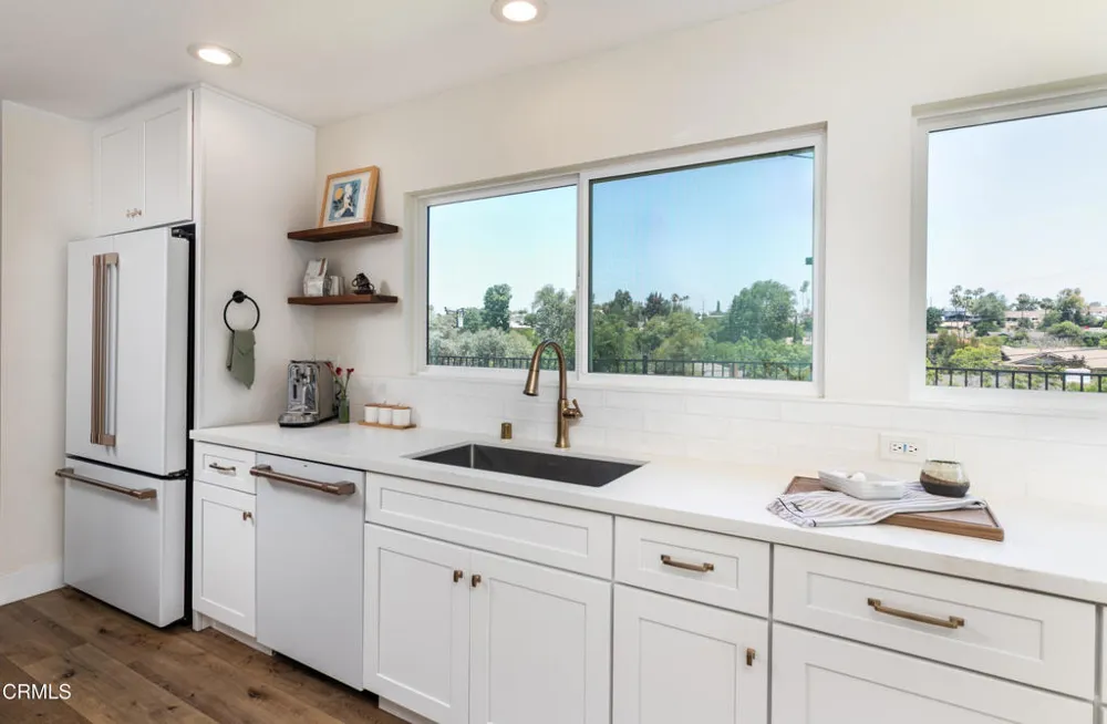 193 W Sidlee Street Thousand Oaks, CA 91360