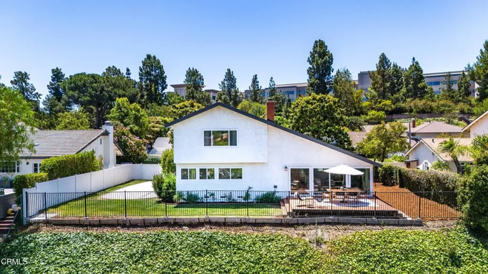 193 W Sidlee Street Thousand Oaks, CA 91360