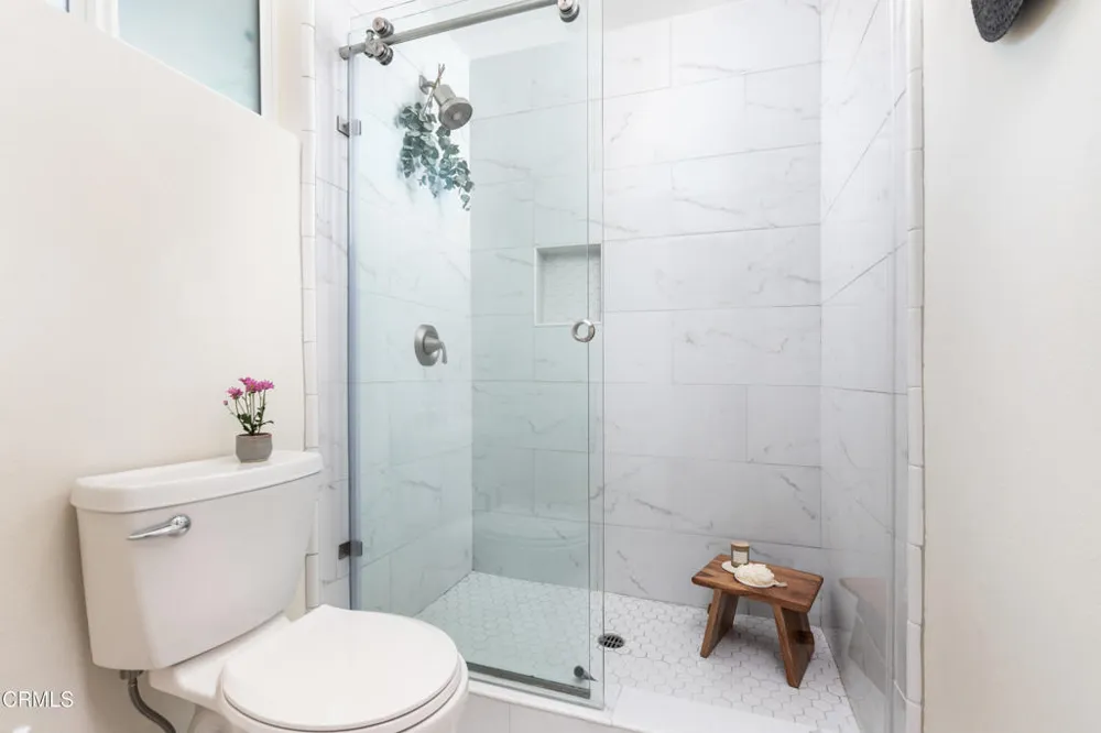 193 W Sidlee Street Thousand Oaks, CA 91360
