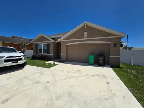 2101 SE Floresta Drive