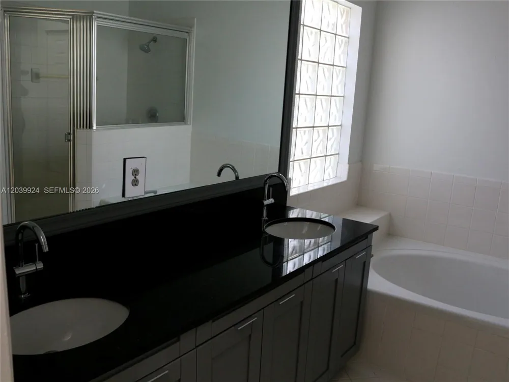 17124 NW 10th St Pembroke Pines, FL 33028