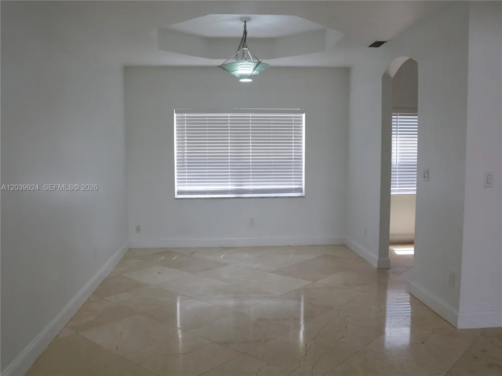 17124 NW 10th St Pembroke Pines, FL 33028