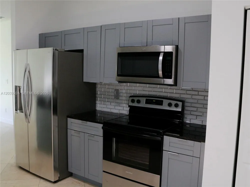 17124 NW 10th St Pembroke Pines, FL 33028
