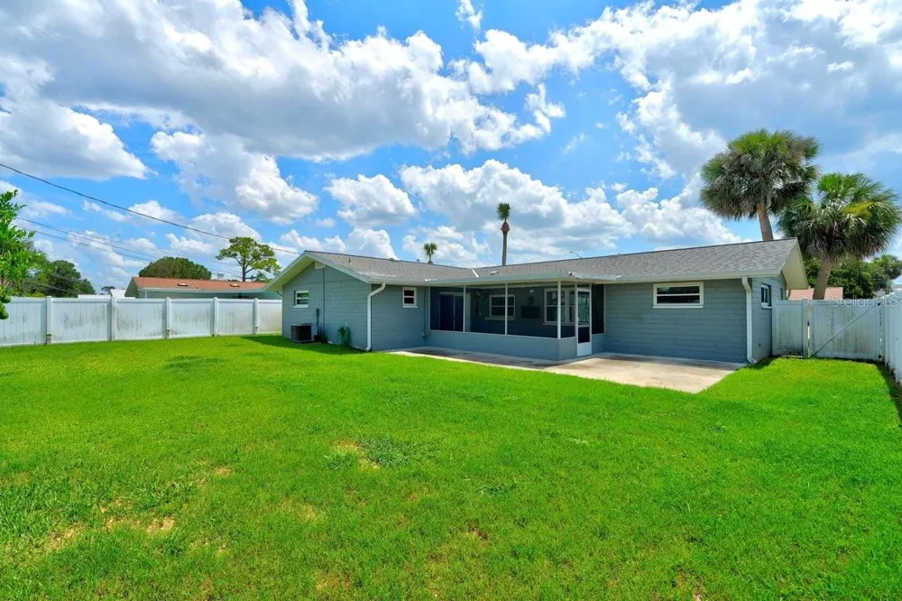 1309 SUWANEE ROAD Daytona Beach, FL 32114