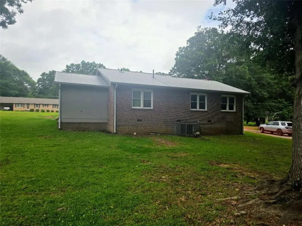128 Hillview Drive Thomaston, GA 30286