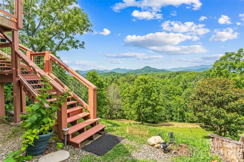 70 Heslar Way Marshall, NC 28753