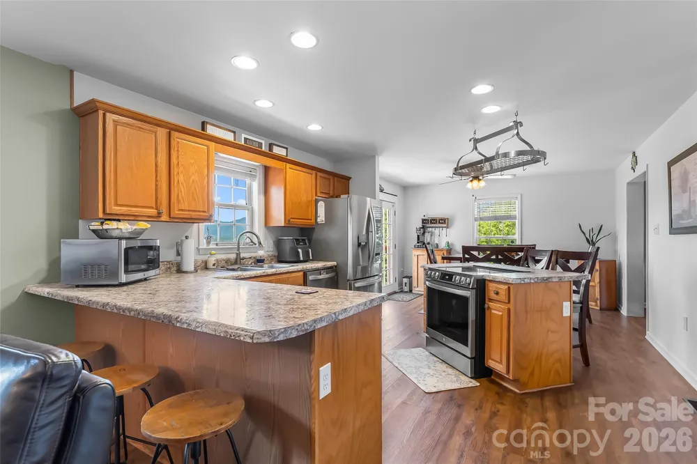70 Heslar Way Marshall, NC 28753