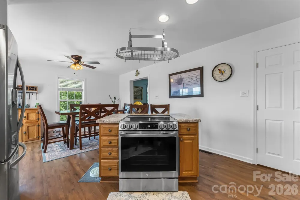 70 Heslar Way Marshall, NC 28753