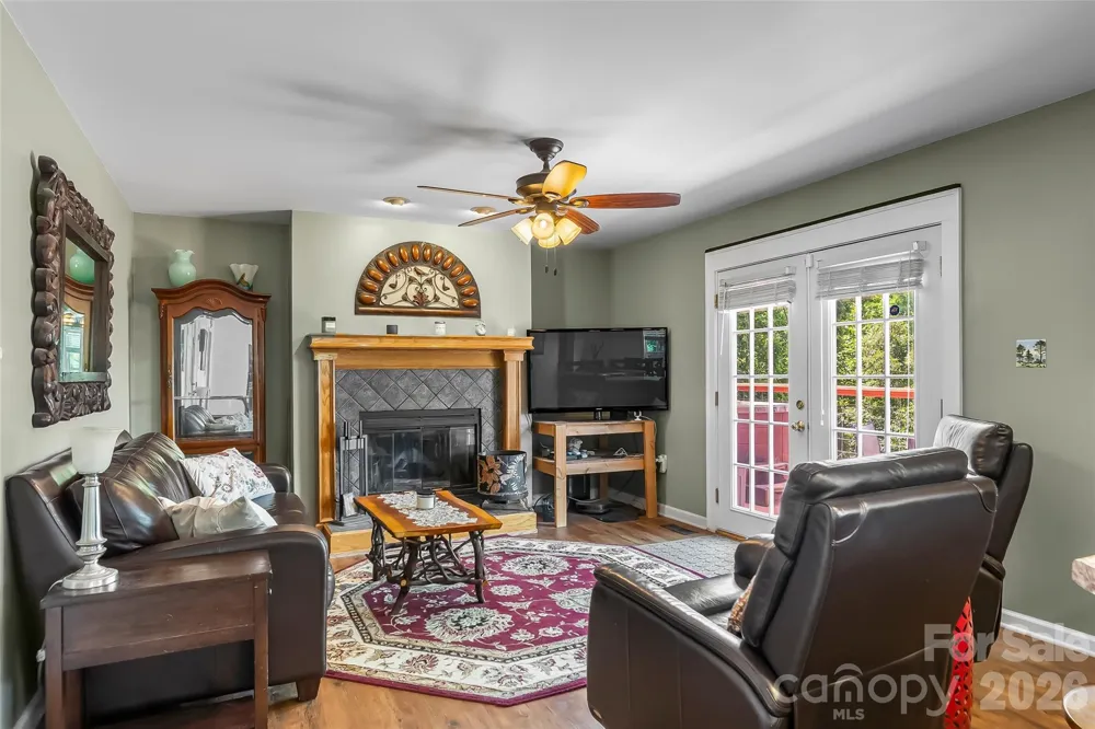 70 Heslar Way Marshall, NC 28753