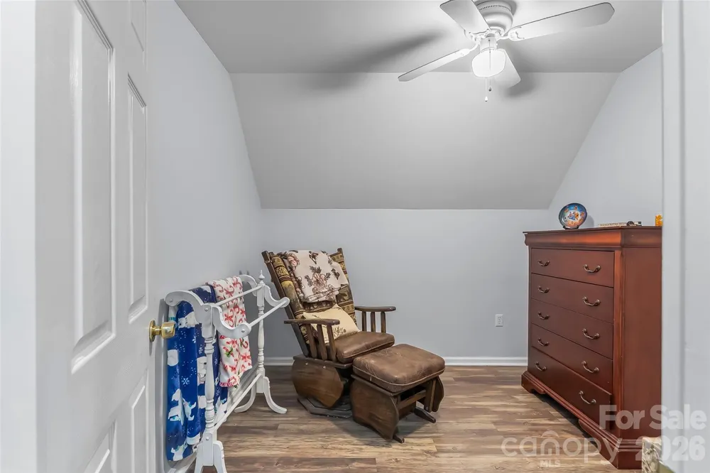70 Heslar Way Marshall, NC 28753