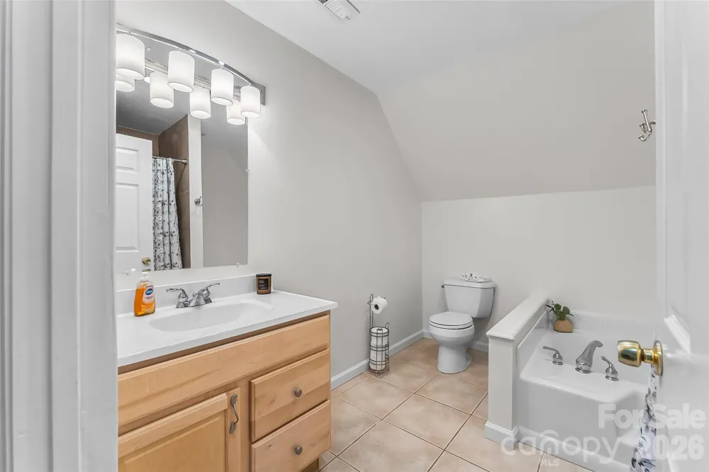 70 Heslar Way Marshall, NC 28753