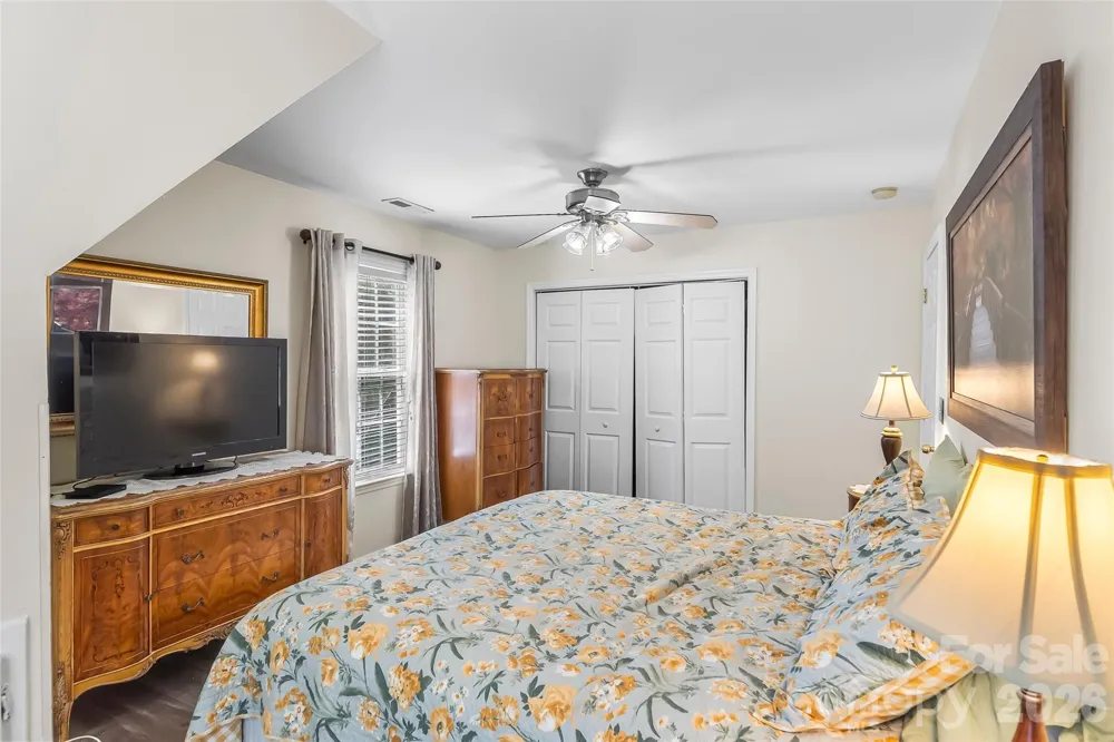 70 Heslar Way Marshall, NC 28753