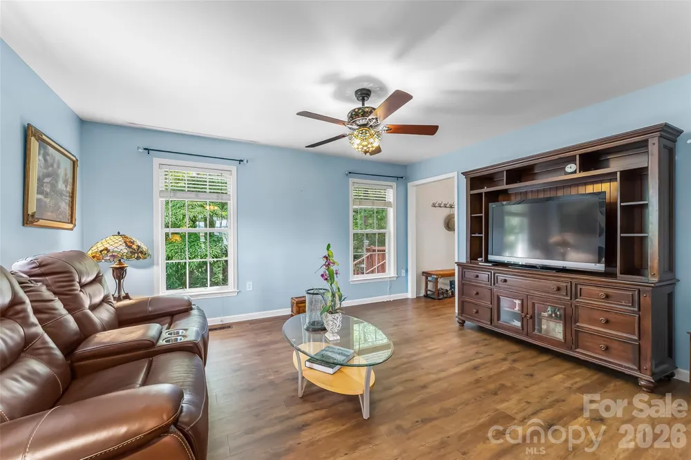 70 Heslar Way Marshall, NC 28753