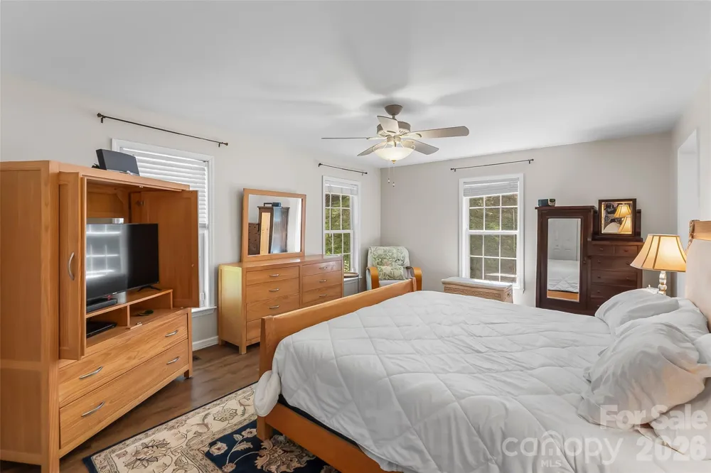 70 Heslar Way Marshall, NC 28753