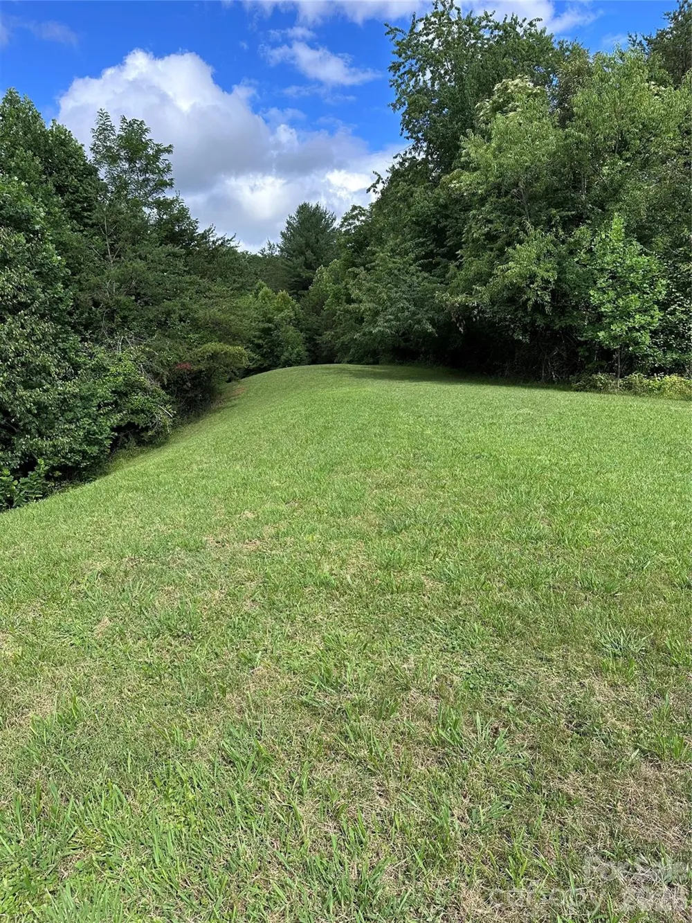 70 Heslar Way Marshall, NC 28753