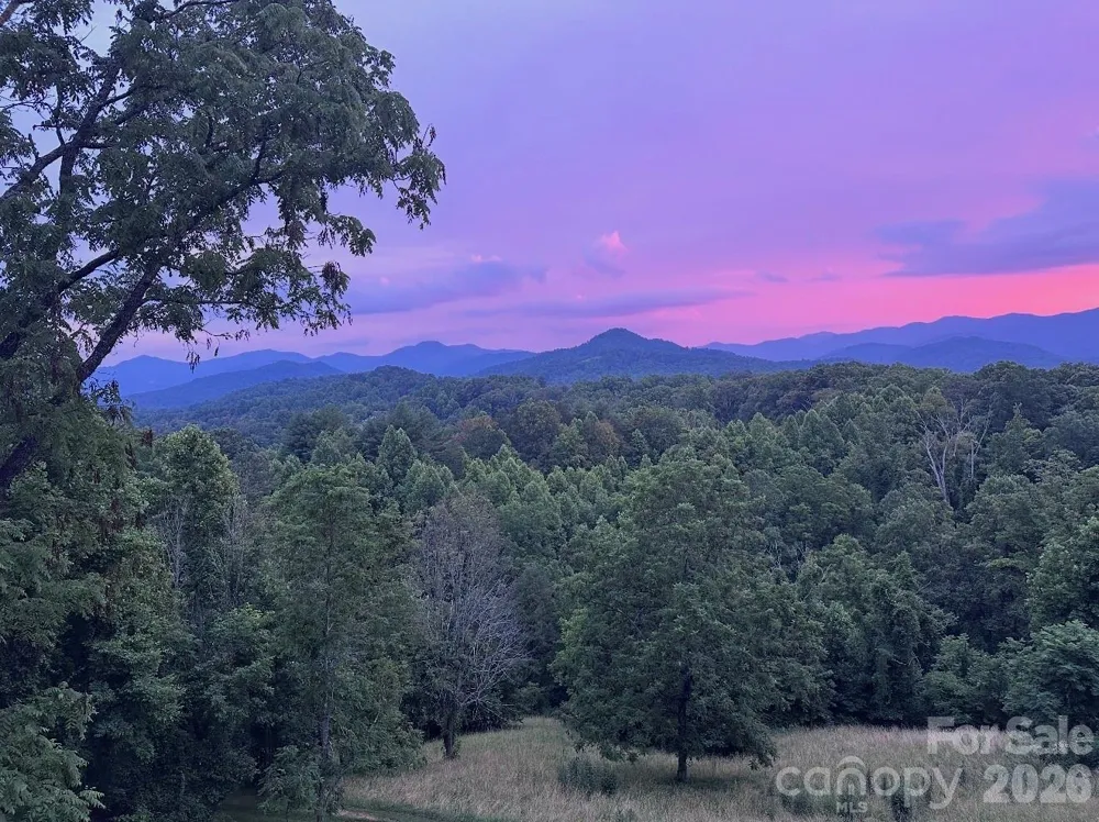 70 Heslar Way Marshall, NC 28753
