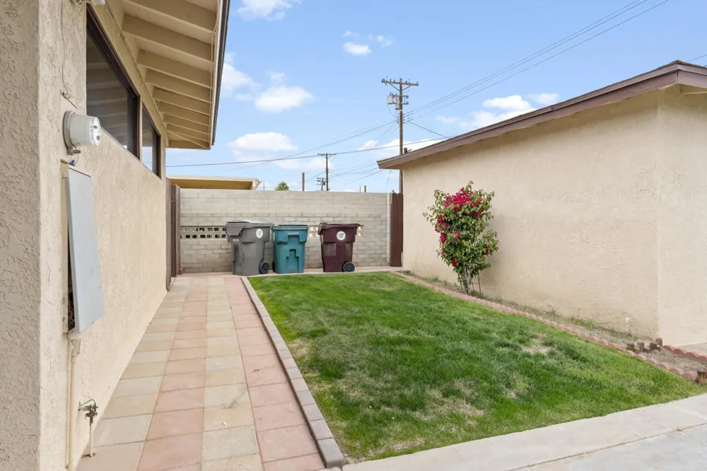 82172 Sierra Avenue Indio, CA 92201