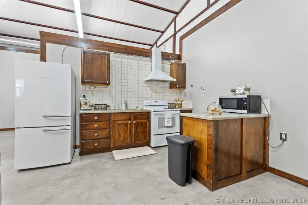 4480 Memorial Road Lone Grove, OK 73443