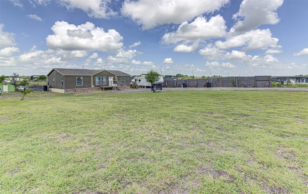 445 Rancho Linda Dr. Lockhart, TX 78644