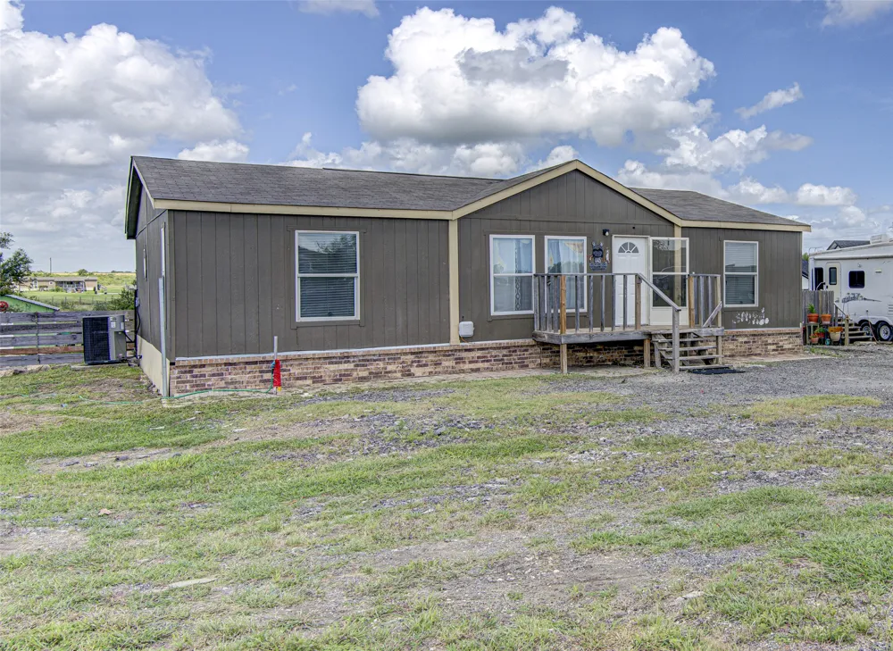 445 Rancho Linda Dr. Lockhart, TX 78644