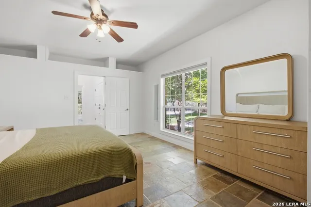 9846 Cash Mountain Rd Helotes, TX 78023