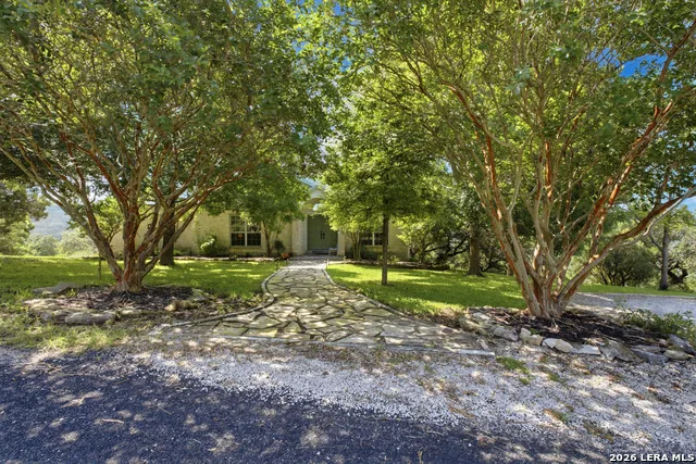 9846 Cash Mountain Rd Helotes, TX 78023