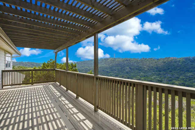 9846 Cash Mountain Rd Helotes, TX 78023