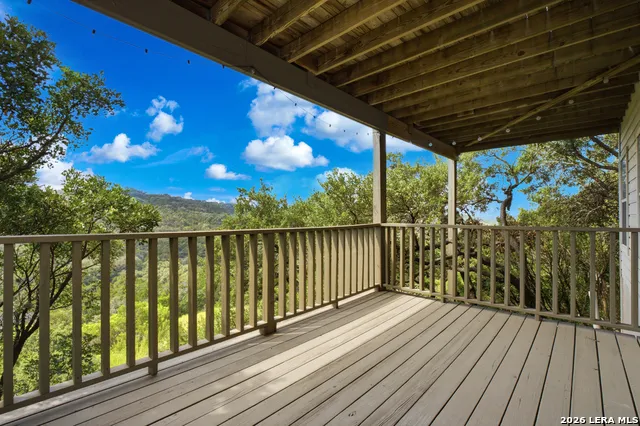 9846 Cash Mountain Rd Helotes, TX 78023