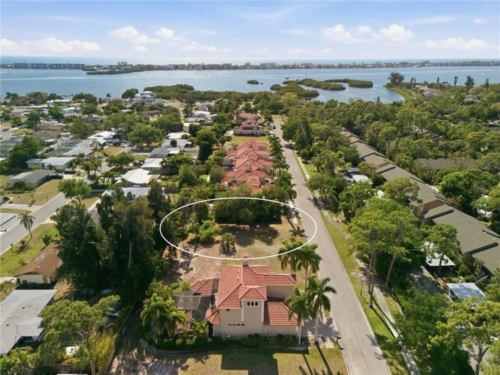 1740 ASSISI DRIVE Sarasota, FL 34231