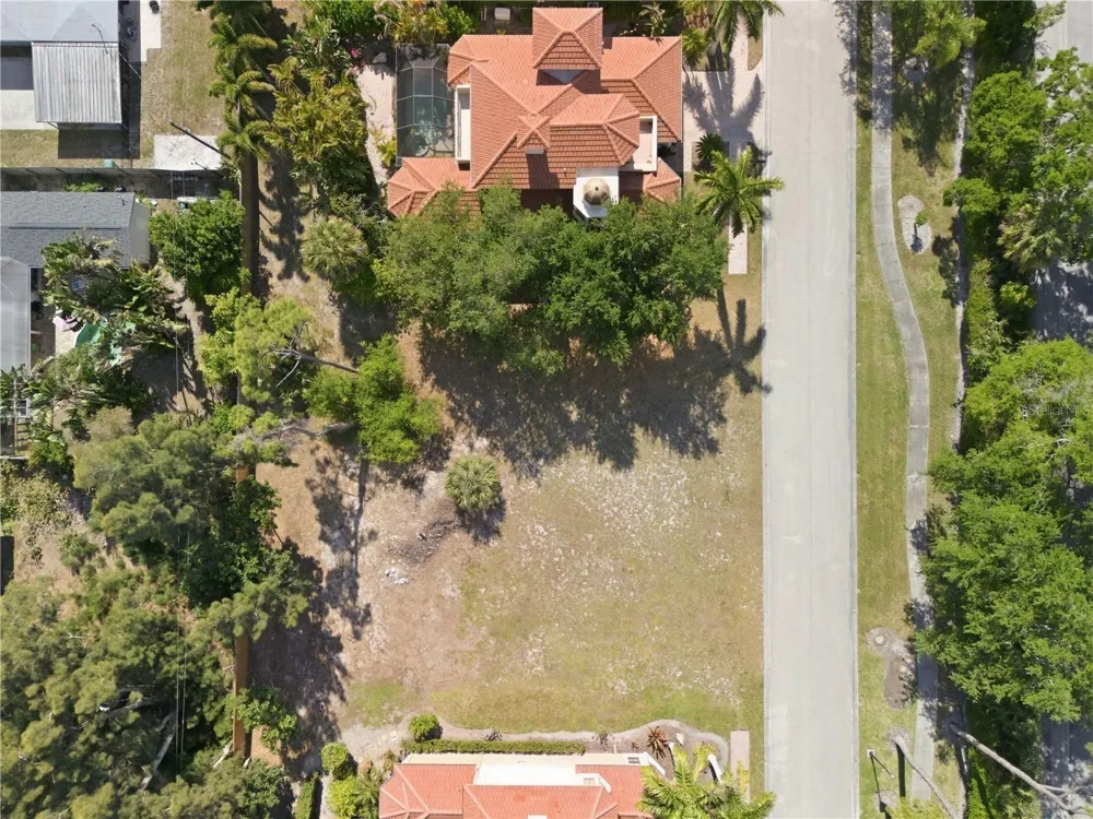 1740 ASSISI DRIVE Sarasota, FL 34231