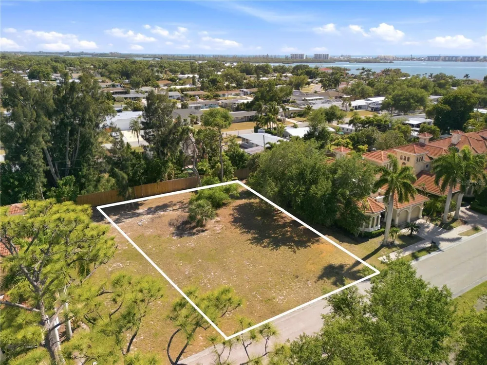 1740 ASSISI DRIVE Sarasota, FL 34231