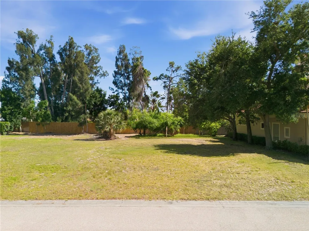 1740 ASSISI DRIVE Sarasota, FL 34231