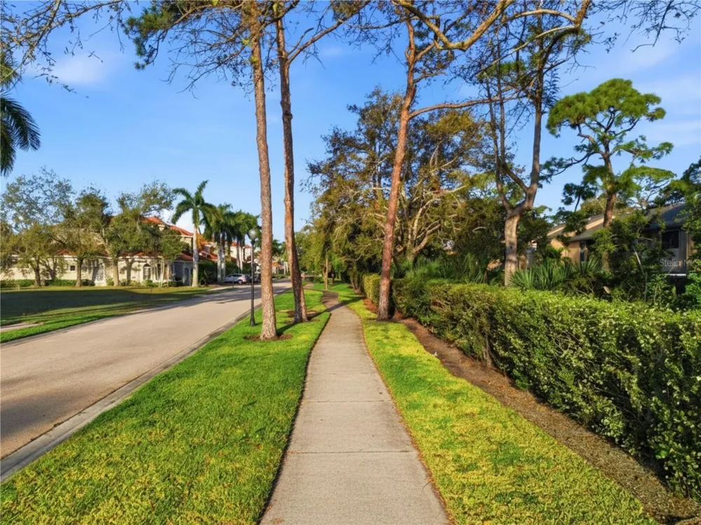 1740 ASSISI DRIVE Sarasota, FL 34231