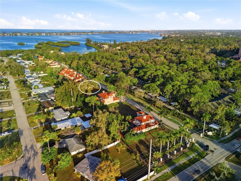 1740 ASSISI DRIVE Sarasota, FL 34231