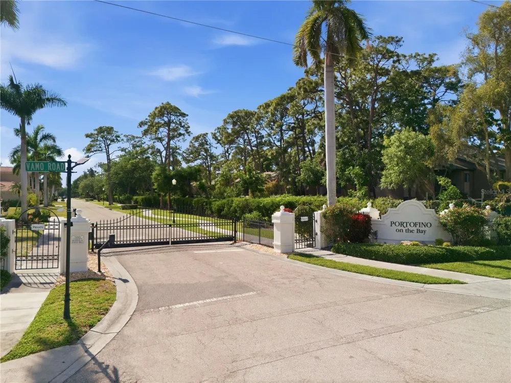 1740 ASSISI DRIVE Sarasota, FL 34231