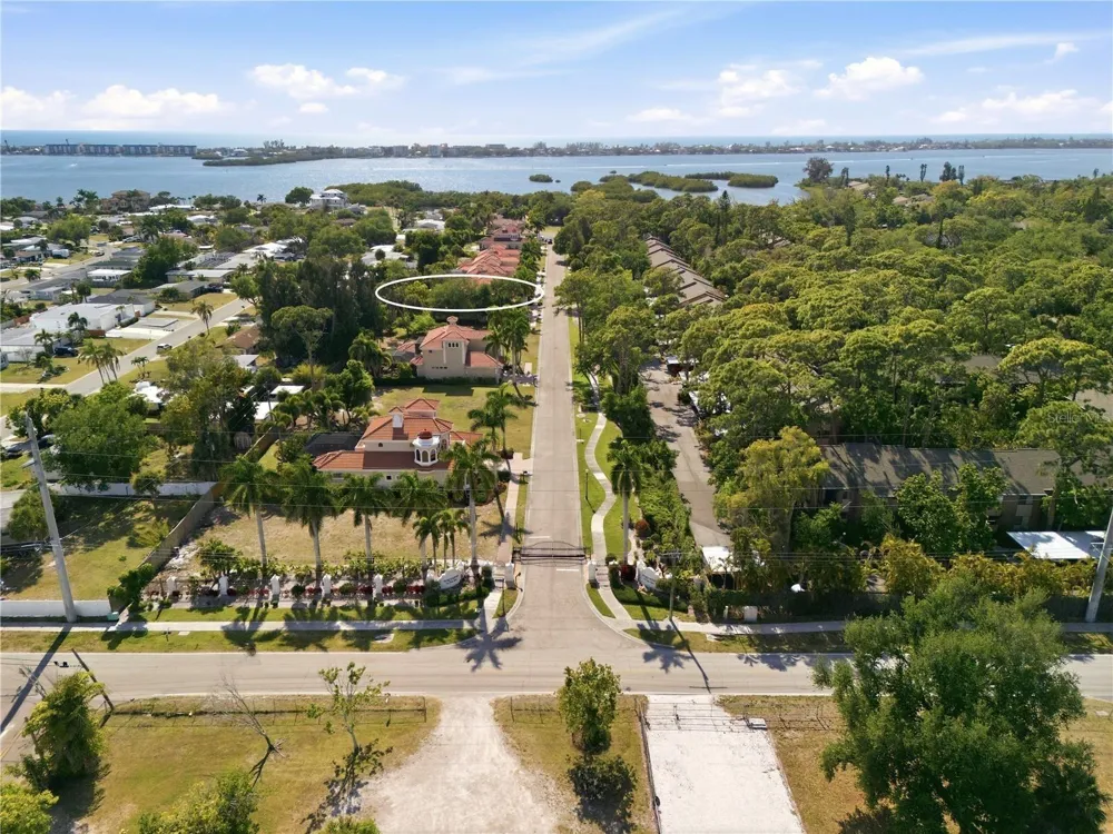 1740 ASSISI DRIVE Sarasota, FL 34231