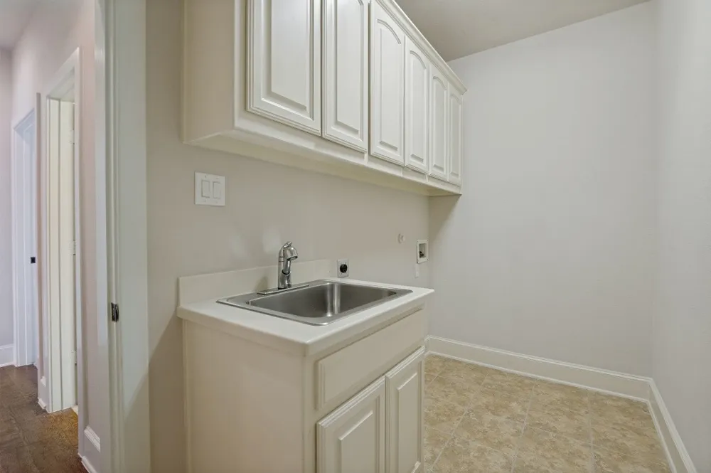 919 Grail Maiden Lane Lewisville, TX 75056