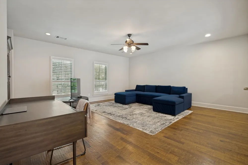 919 Grail Maiden Lane Lewisville, TX 75056